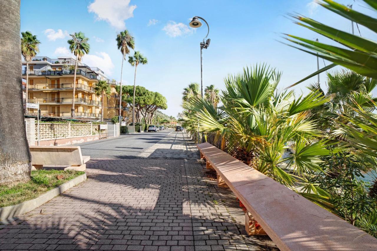 Casa Laura Elena Apartamento San Bartolomeo Al Mare Exterior foto