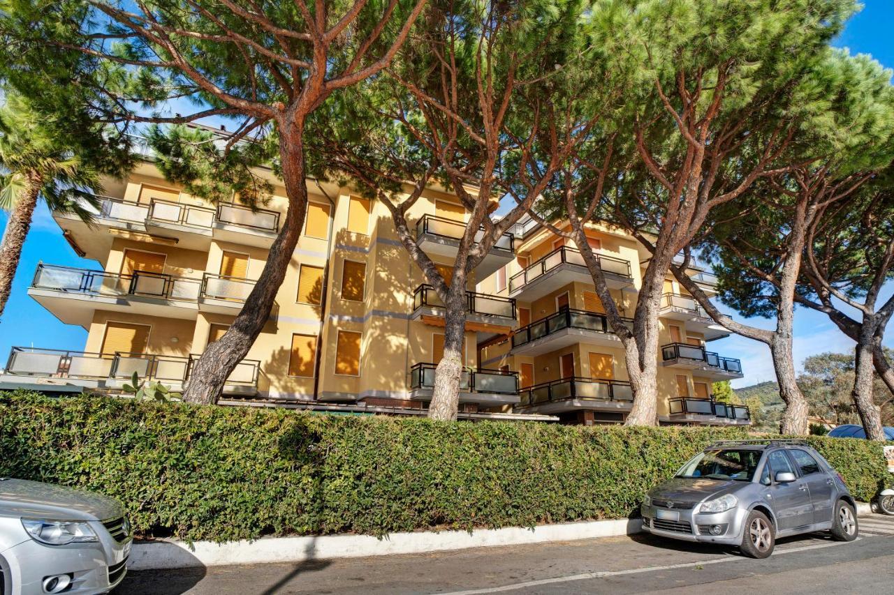 Casa Laura Elena Apartamento San Bartolomeo Al Mare Exterior foto